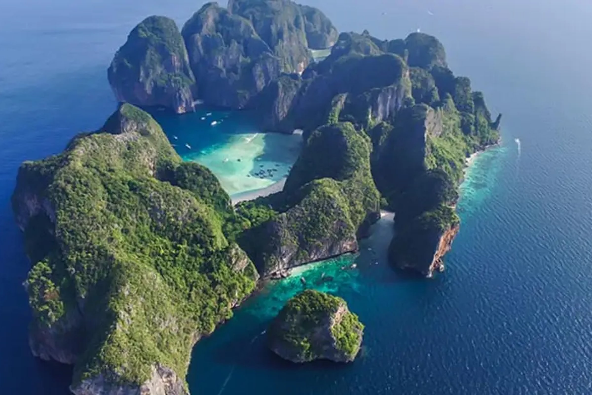 Phuket to Phi Phi Islands by Speedboat